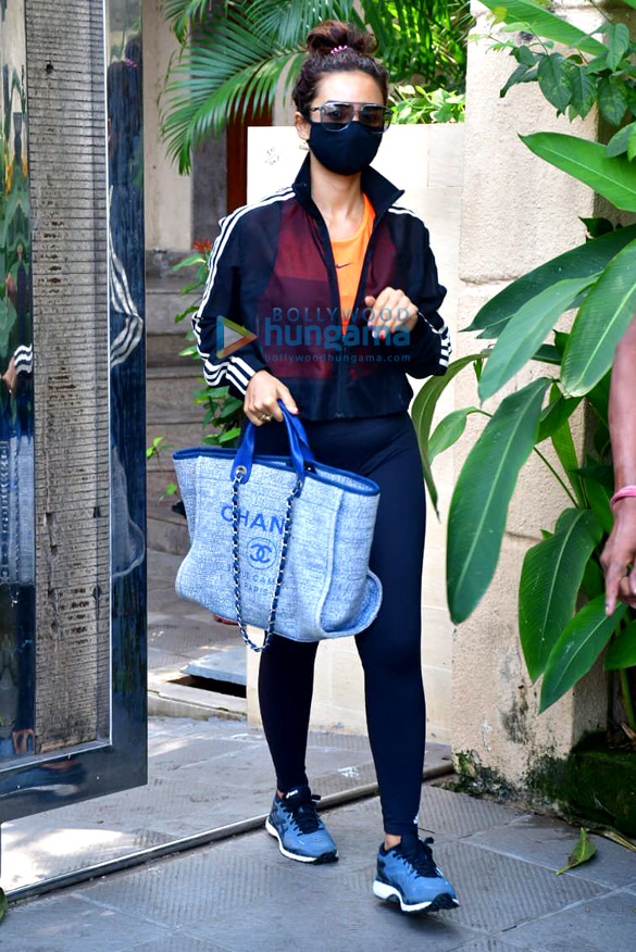 photos patralekha spotted at a clinic in bandra 5