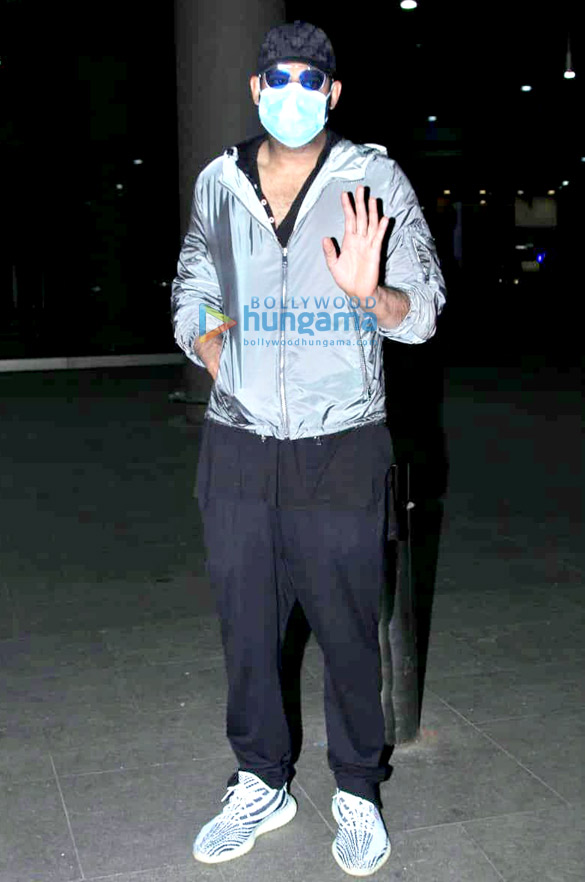 photos prabhas snapped at the airport 1
