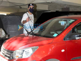 Photos: Ranbir Kapoor snapped at a dubbing studio in Bandra