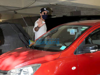 Photos: Ranbir Kapoor snapped at a dubbing studio in Bandra