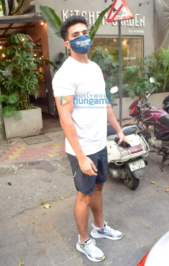 photos saqib saleem spotted at the kitchen garden in juhu 3