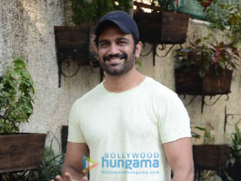 Photos: Sharad Kelkar snapped at a dubbing studio in Juhu