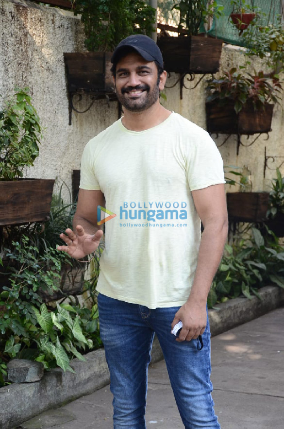 photos sharad kelkar snapped at a dubbing studio in juhu 2