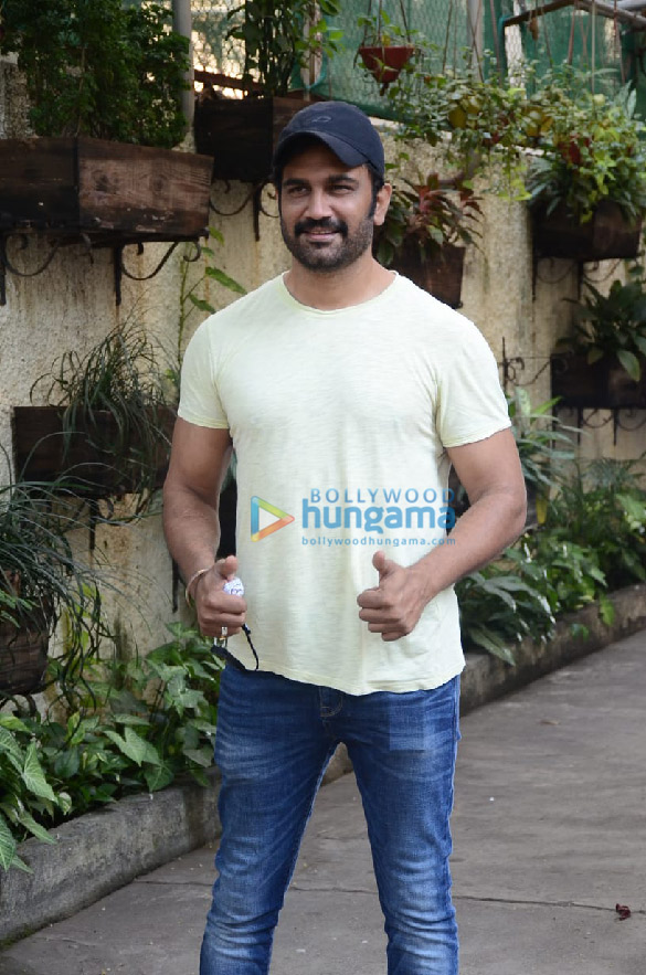 photos sharad kelkar snapped at a dubbing studio in juhu 4