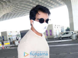 Photos: Sonu Sood and Shivamani snapped at the airport