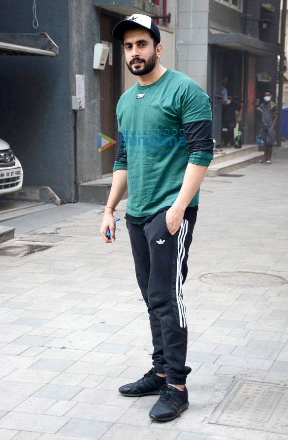 photos sunny singh nijjar snapped in juhu 1 2