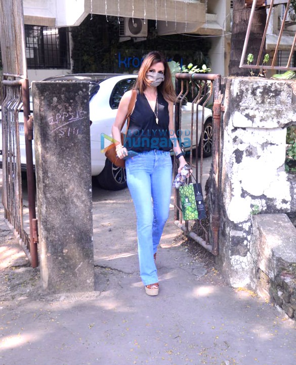 Photos: Sussanne Khan spotted at Kromakay salon in Juhu Photos: Sussanne Khan spotted at Kromakay salon in Juhu