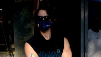 Photos: Tiger Shroff and Sunny Singh Nijjar snapped in Juhu