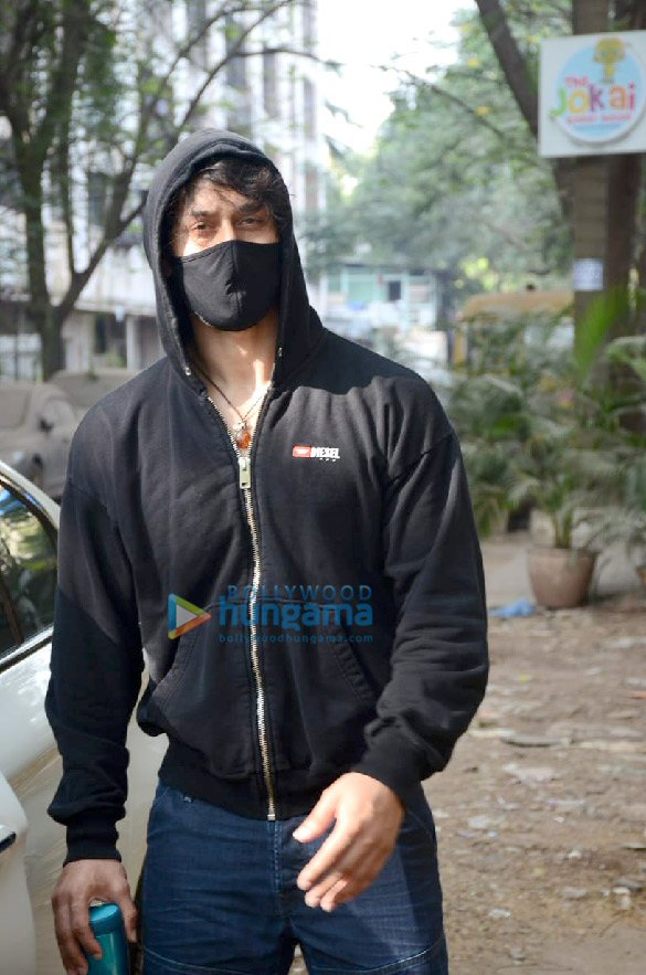 photos tiger shroff snapped at avidesh studio in juhu 2