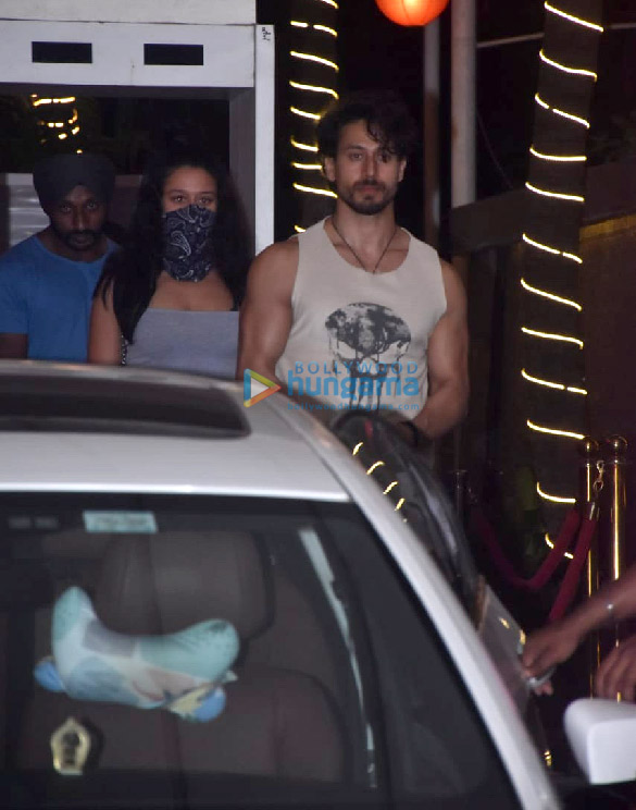 Photos: Tiger Shroff and Krishna Shroff snapped at gym in Juhu Photos: Tiger Shroff and Krishna Shroff snapped at gym in Juhu