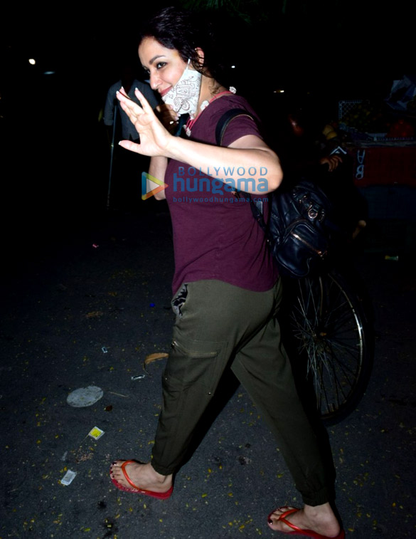 photos tisca chopra spotted at kromakay in juhu 3