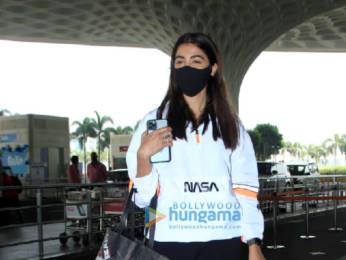 Photos: Tusshar Kapoor, Pooja Hegde and Karishma Tanna snapped at the airport