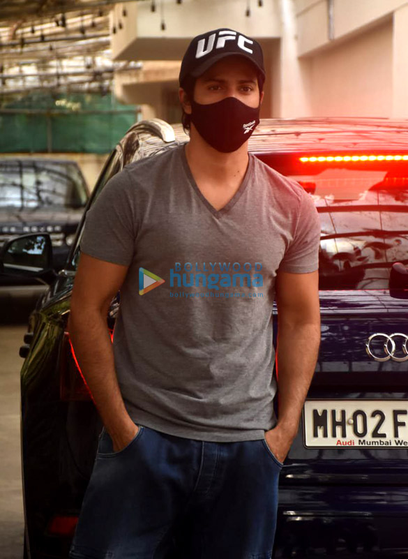 photos varun dhawan snapped at a dubbing studio in juhu 1 4