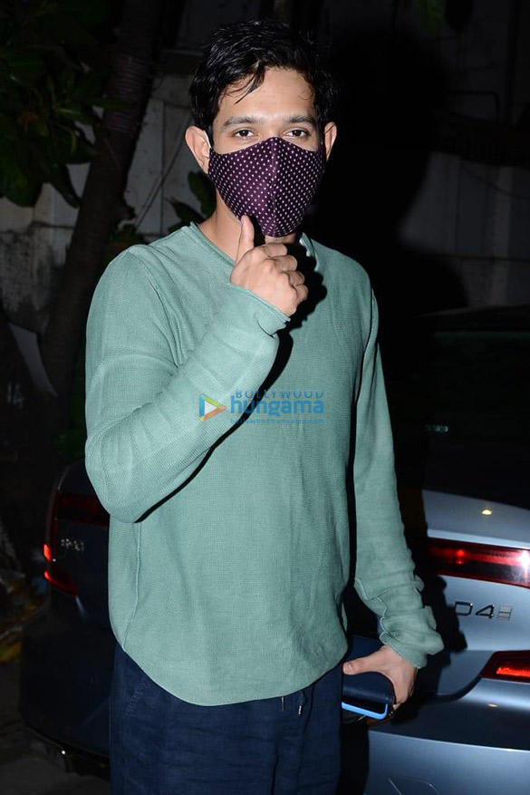photos vikrant massey snapped in andheri 4