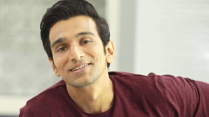 “Pratik has MORE acting in his SMIRK than star kids’ entire career”- Pratik REACTS to this comment “Pratik has MORE acting in his SMIRK than star kids’ entire career”- Pratik REACTS to this comment