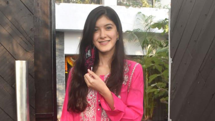 Shanaya Kapoor with Mom Maheep Kapoor and Brother Jahan Kapoor spotted at Boney Kapoor’s House Lokhandwala