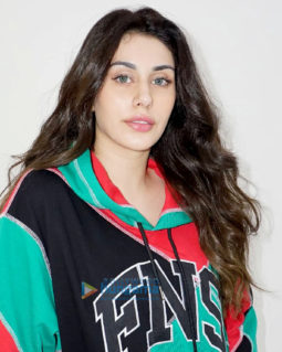 Celeb Photos Of Warina Hussain