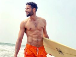Siddhant Chaturvedi flaunts his abs as he takes a dip in the sea; asks people to pay attention to his poem as well
