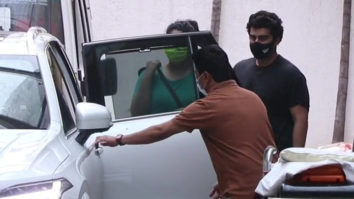 Arjun Kapoor and Sister Anshula Kapoor spotted leaving Hinduja Hospital Khar