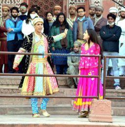 On The Sets Of The Movie Atrangi Re