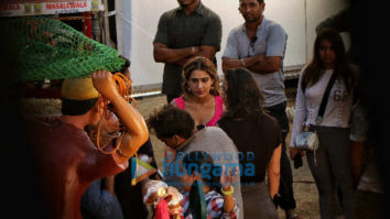 On the sets of the movie Coolie No.1