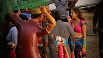 On the sets of the movie Coolie No.1