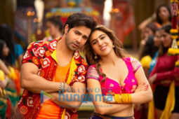 Movie stills of the movie Coolie No.1