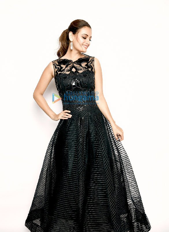 dia mirza 2 2