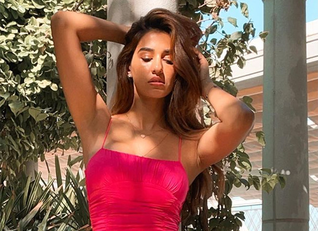 Disha Patani sets the internet ablaze in sexy little pink bodycon dress