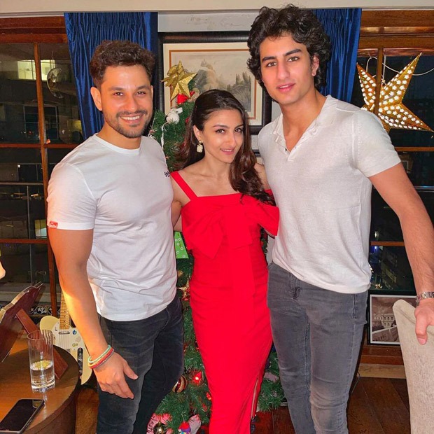 PICTURES: Here’s what Kareena Kapoor Khan’s Christmas party looked like!