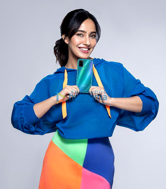 neha sharma 17 2