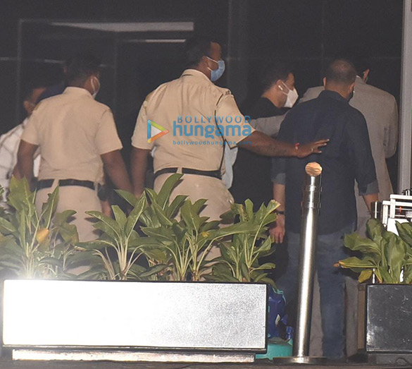 photos akshay kumar arrived to meet cm yogi adityanath 2