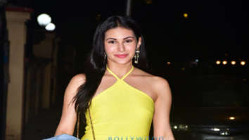 Photos: Amyra Dastur snapped in Bandra