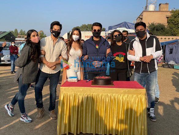 Photos: Anil kapoor celebrates his birthday on the sets of Jugjugg Jeeyo