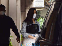 Photos: Anushka Sharma snapped in Juhu