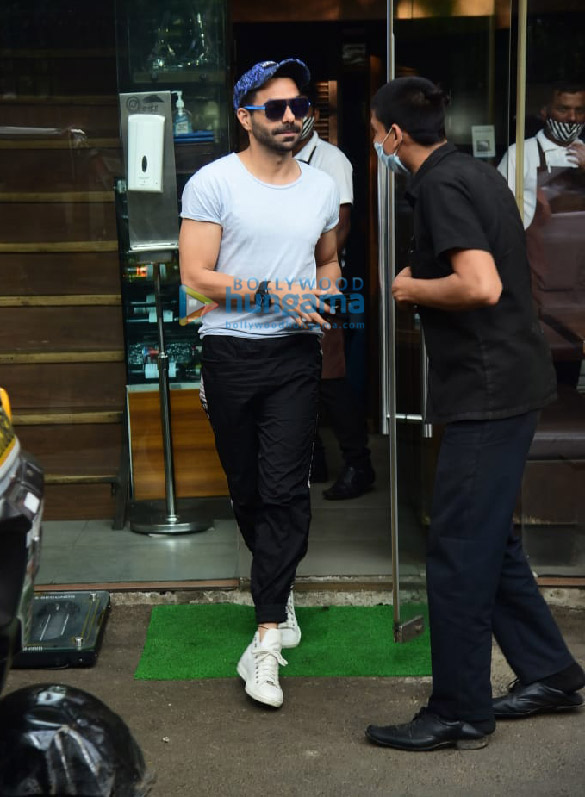 photos aparshakti khurrana spotted at silver beach cafe juhu 4