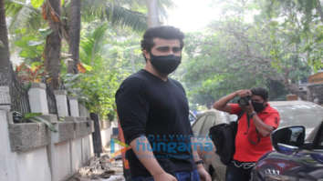 Photos: Arjun Kapoor spotted with Mohit Suri at his office in Bandra