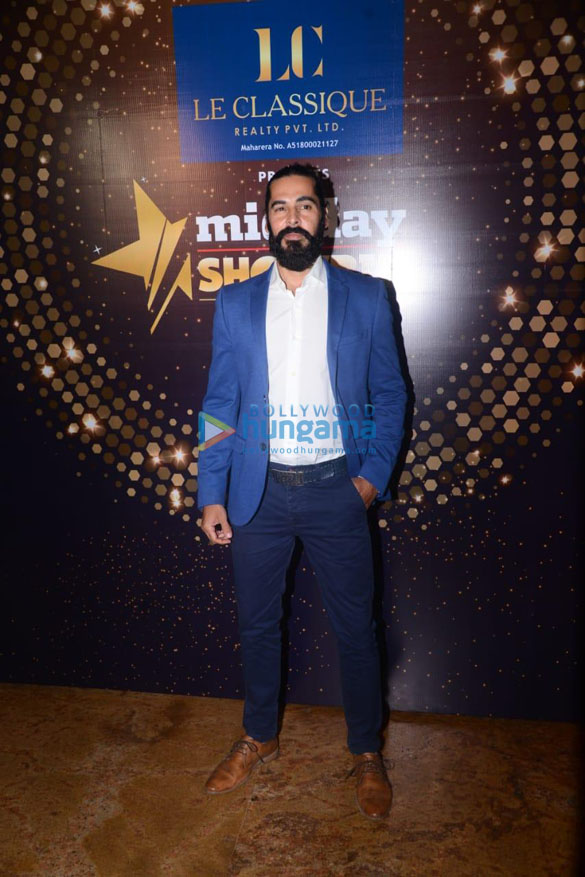 photos celebs snapped at midday showbiz icon awards 2020 004