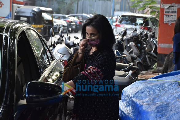 photos divya dutta snapped at salon in juhu 2
