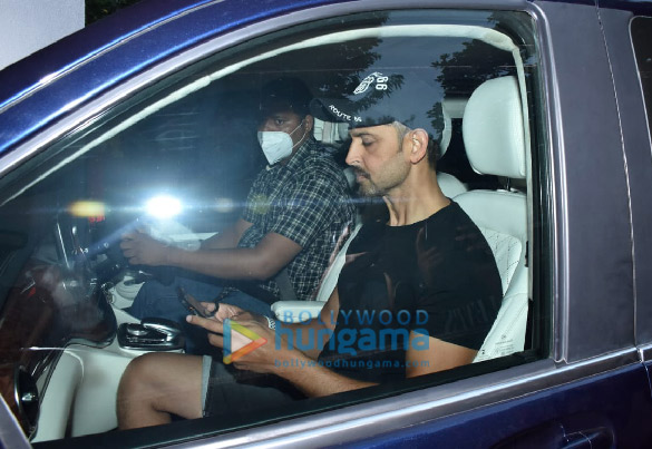 photos hrithik roshan snapped at sanjay khans house in juhu 4