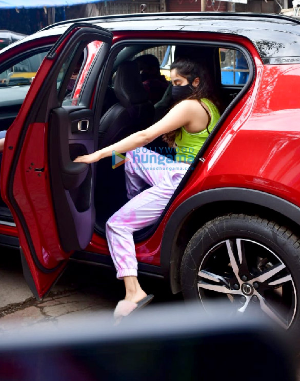 Photos: Janhvi Kapoor, Namrata Purohit and Sharmin Segal spotted at Pilates in Khar