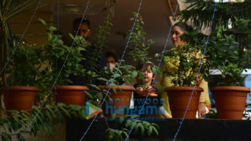 Photos: Kareena Kapoor Khan, Taimur Ali Khan, Saif Ali Khan snapped at their residence