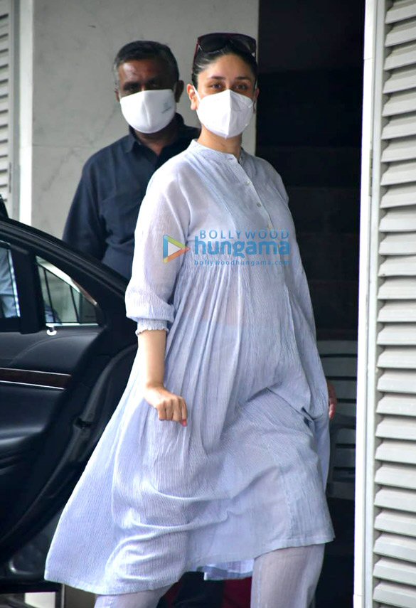 Photos: Kareena Kapoor Khan and Saif Ali Khan spotted at a clinic for check-up Photos: Kareena Kapoor Khan and Saif Ali Khan spotted at a clinic for check-up