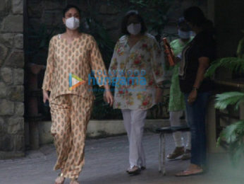 Photos: Kareena Kapoor Khan snapped with Babita Kapoor in Bandra