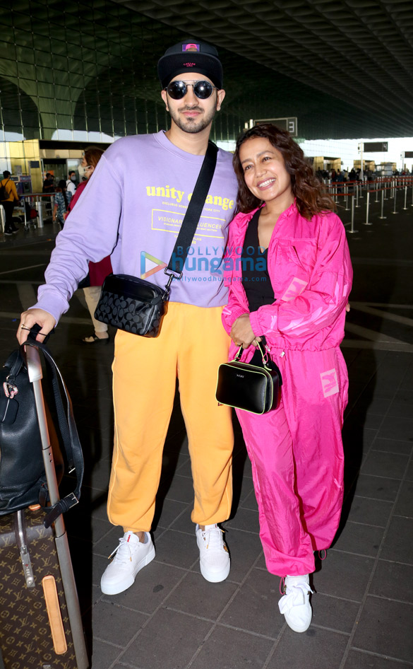 photos neha kakkar rohanpreet singh and anupriya goenka snapped at the airport 1
