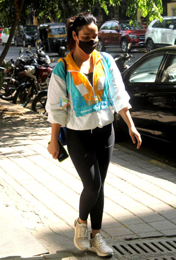 photos neha sharma spotted in bandra 4 2