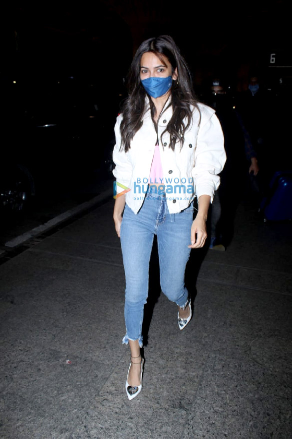 photos nora fatehi kriti kharbanda and pulkit samrat snapped at the airport 3