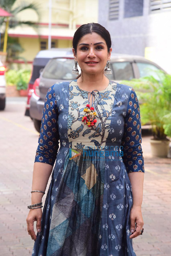 Photos: Raveena Tandon snapped at a dubbing studio Photos: Raveena Tandon snapped at a dubbing studio