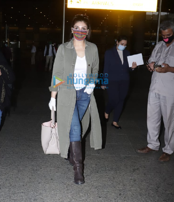 photos ranbir kapoor alia bhatt urvashi rautela mouni roy and others snapped at the airport 00002