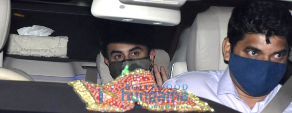 photos ranbir kapoor and shraddha kapoor snapped at luv ranjans office in juhu 3 3